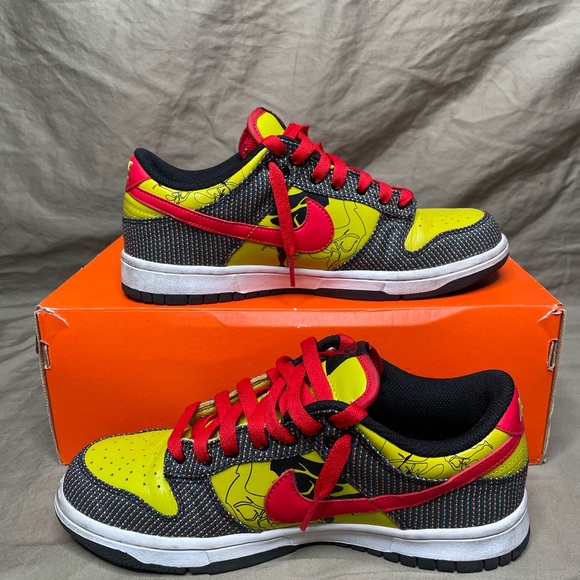 Nike Dunks - Picture 3 of 9